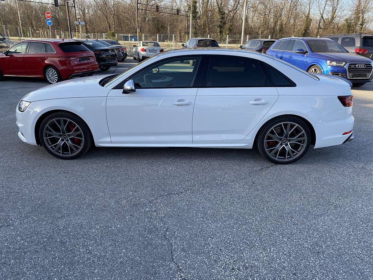 Audi S4 3.0TFSI Audi S4 3.0TFSI