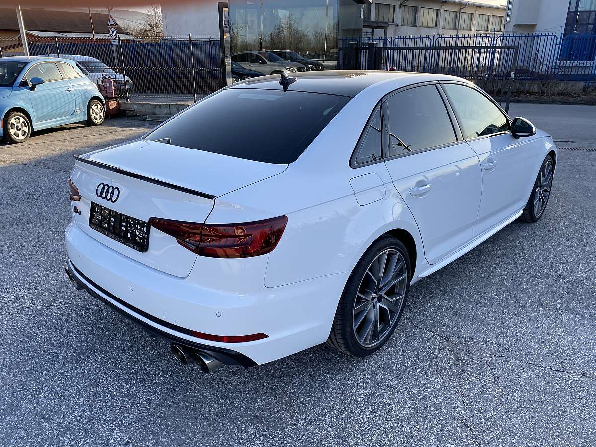 Audi S4 3.0TFSI Audi S4 3.0TFSI