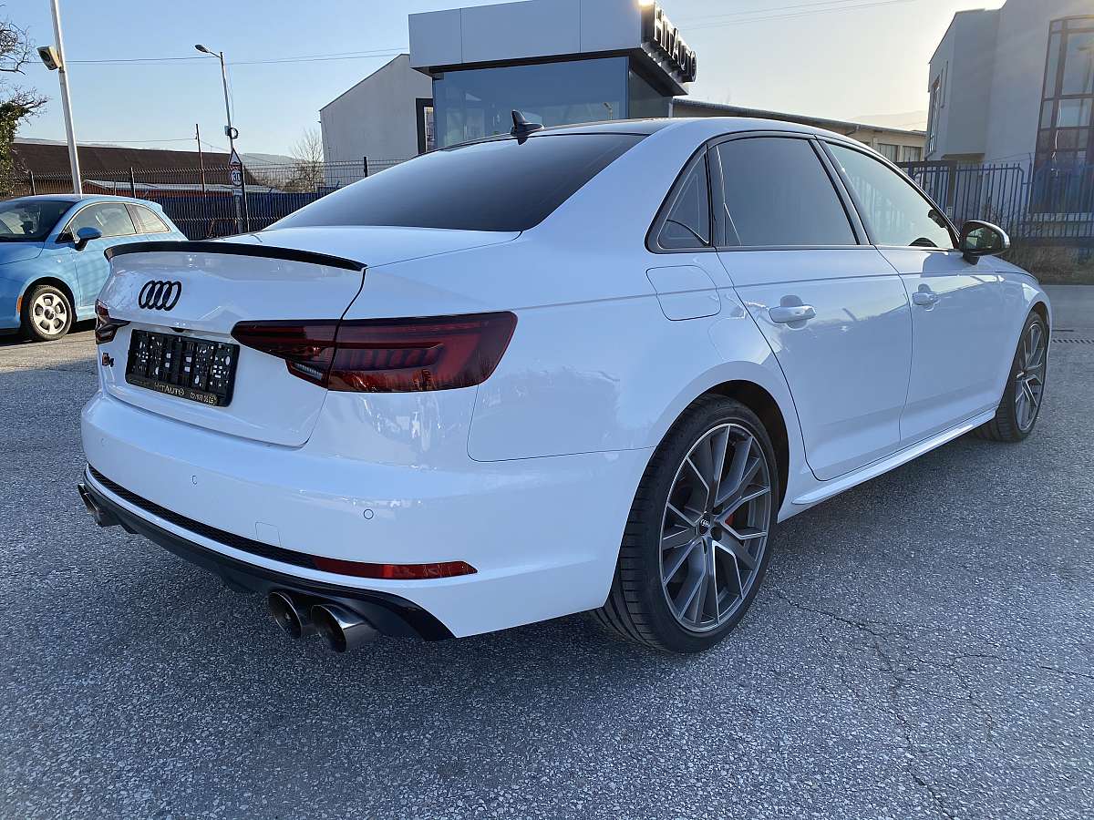 Audi S4 3.0TFSI Audi S4 3.0TFSI