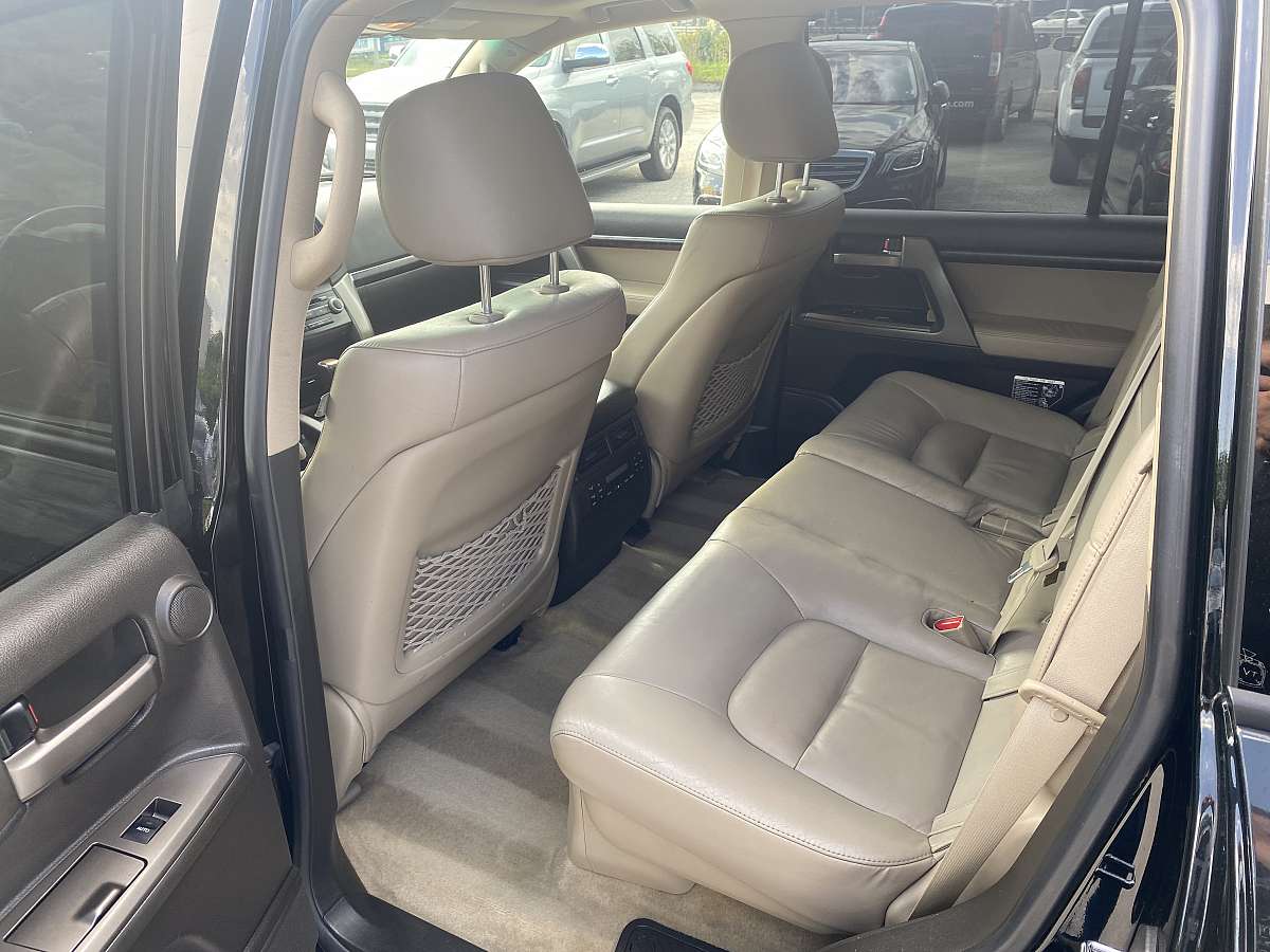 Toyota Land Cruiser 200 V8 D Toyota Land Cruiser 200 V8 D