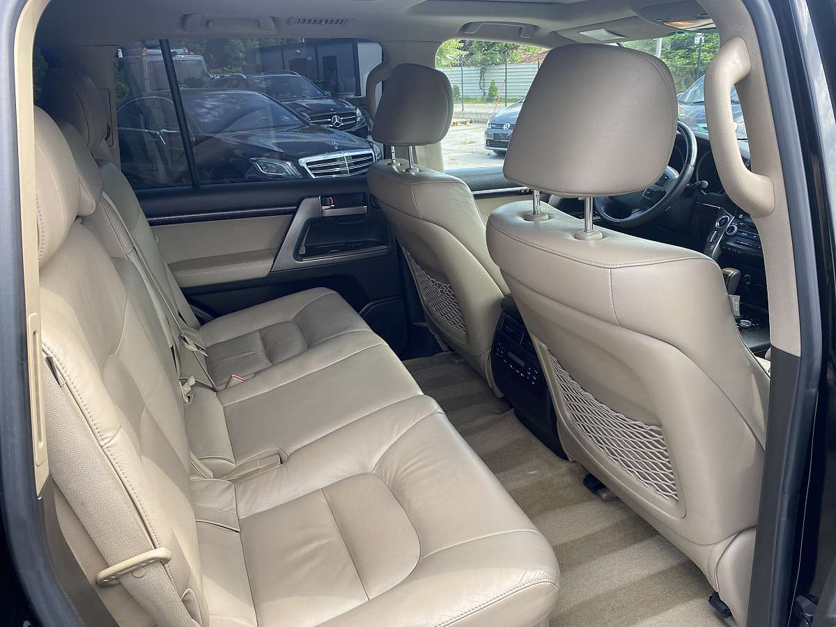 Toyota Land Cruiser 200 V8 D Toyota Land Cruiser 200 V8 D