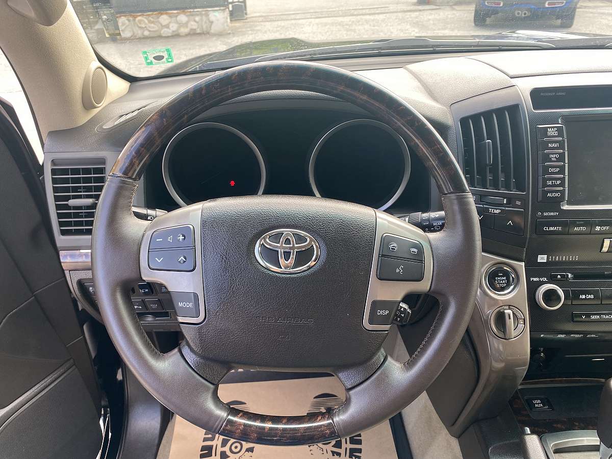 Toyota Land Cruiser 200 V8 D Toyota Land Cruiser 200 V8 D
