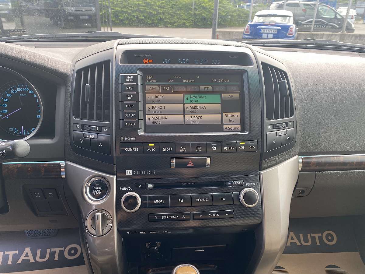 Toyota Land Cruiser 200 V8 D Toyota Land Cruiser 200 V8 D