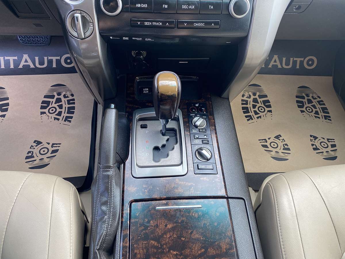 Toyota Land Cruiser 200 V8 D Toyota Land Cruiser 200 V8 D