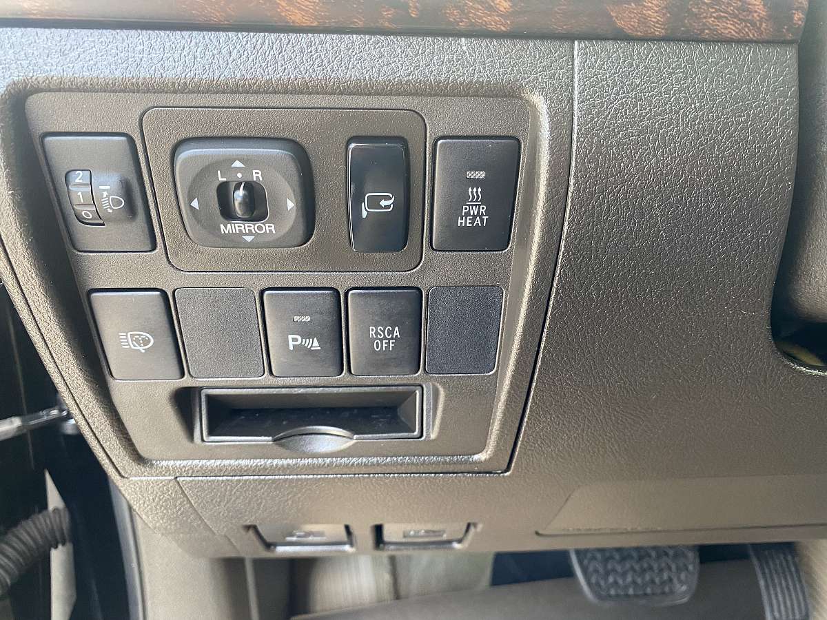 Toyota Land Cruiser 200 V8 D Toyota Land Cruiser 200 V8 D