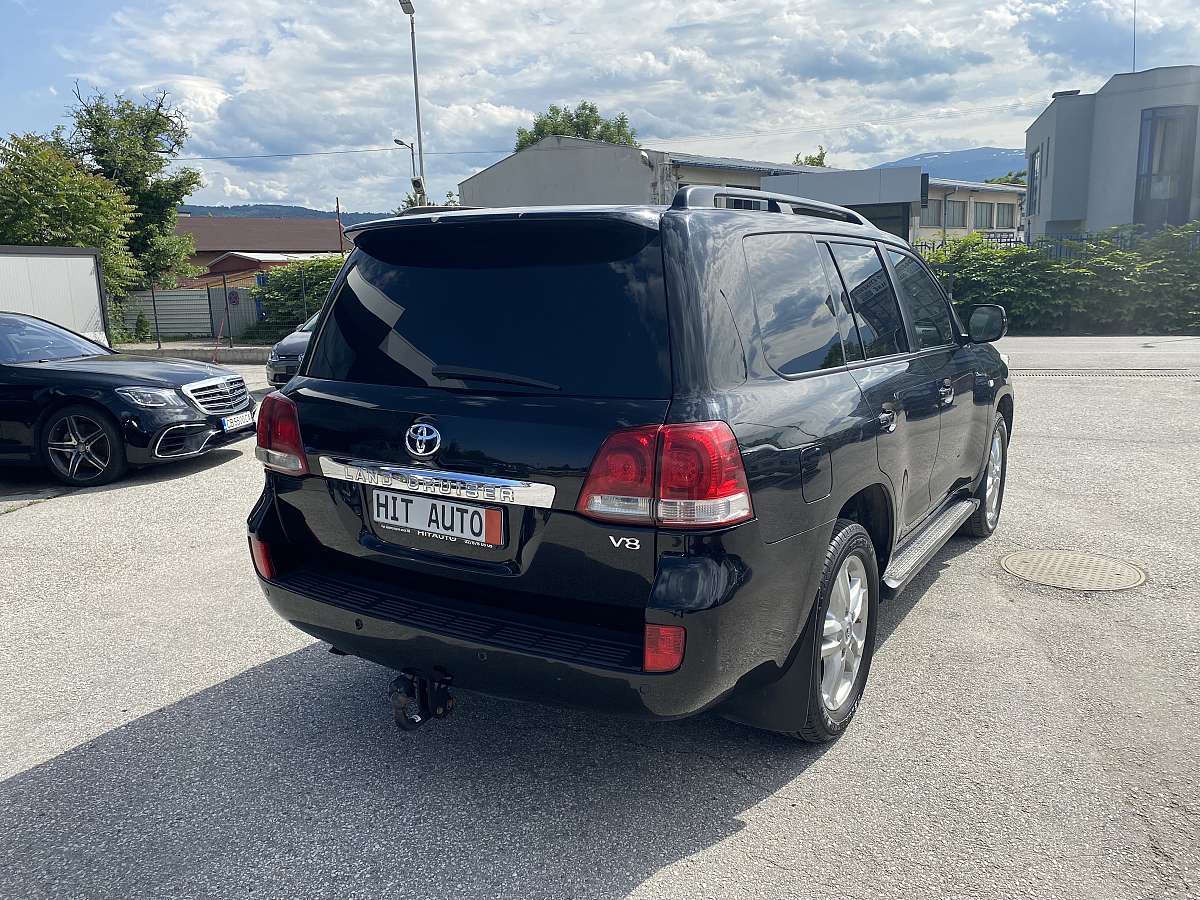 Toyota Land Cruiser 200 V8 D Toyota Land Cruiser 200 V8 D