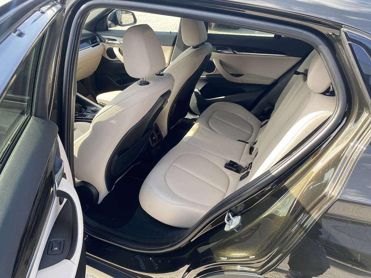 BMW X2 28i