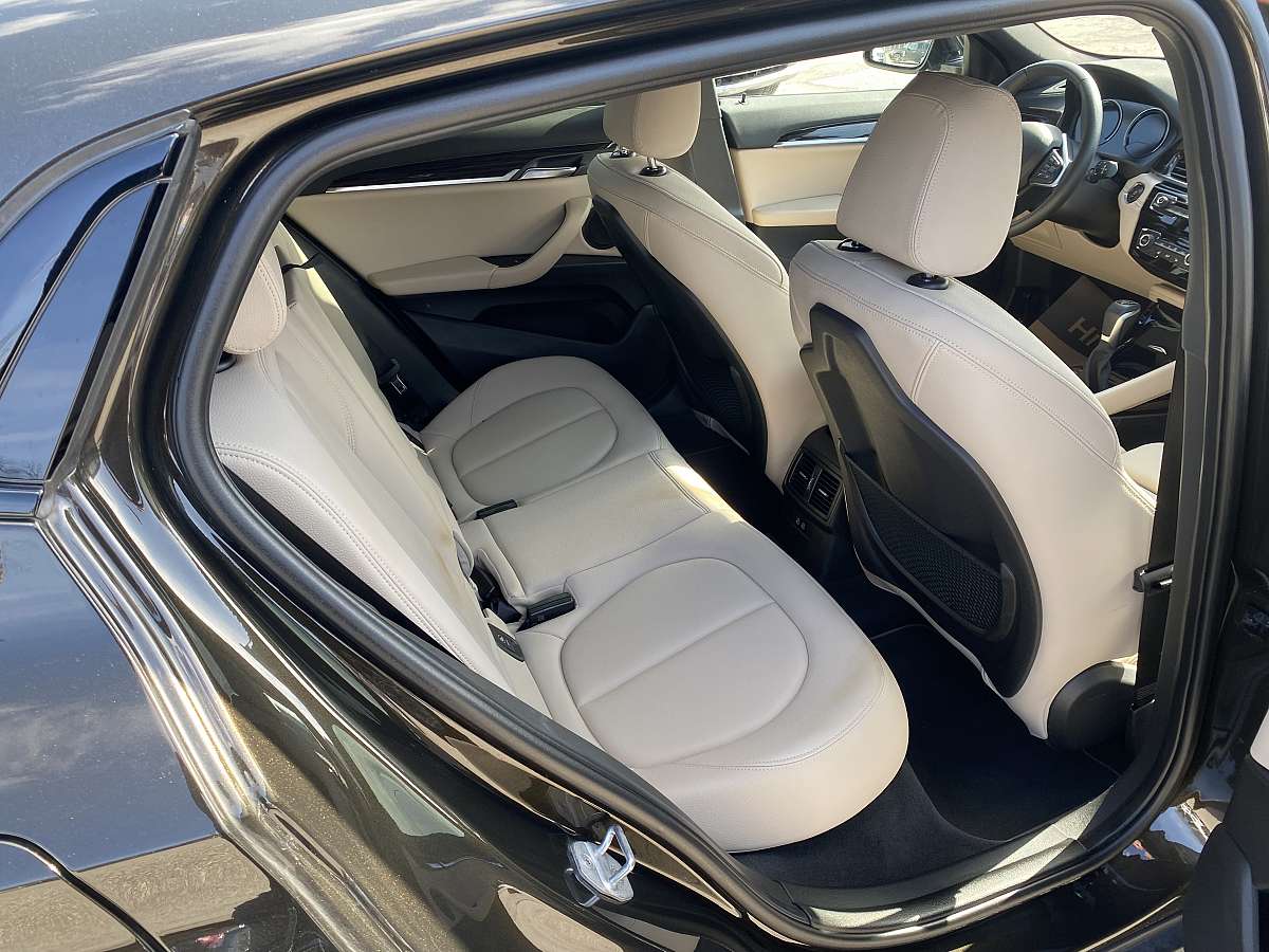 BMW X2 28i