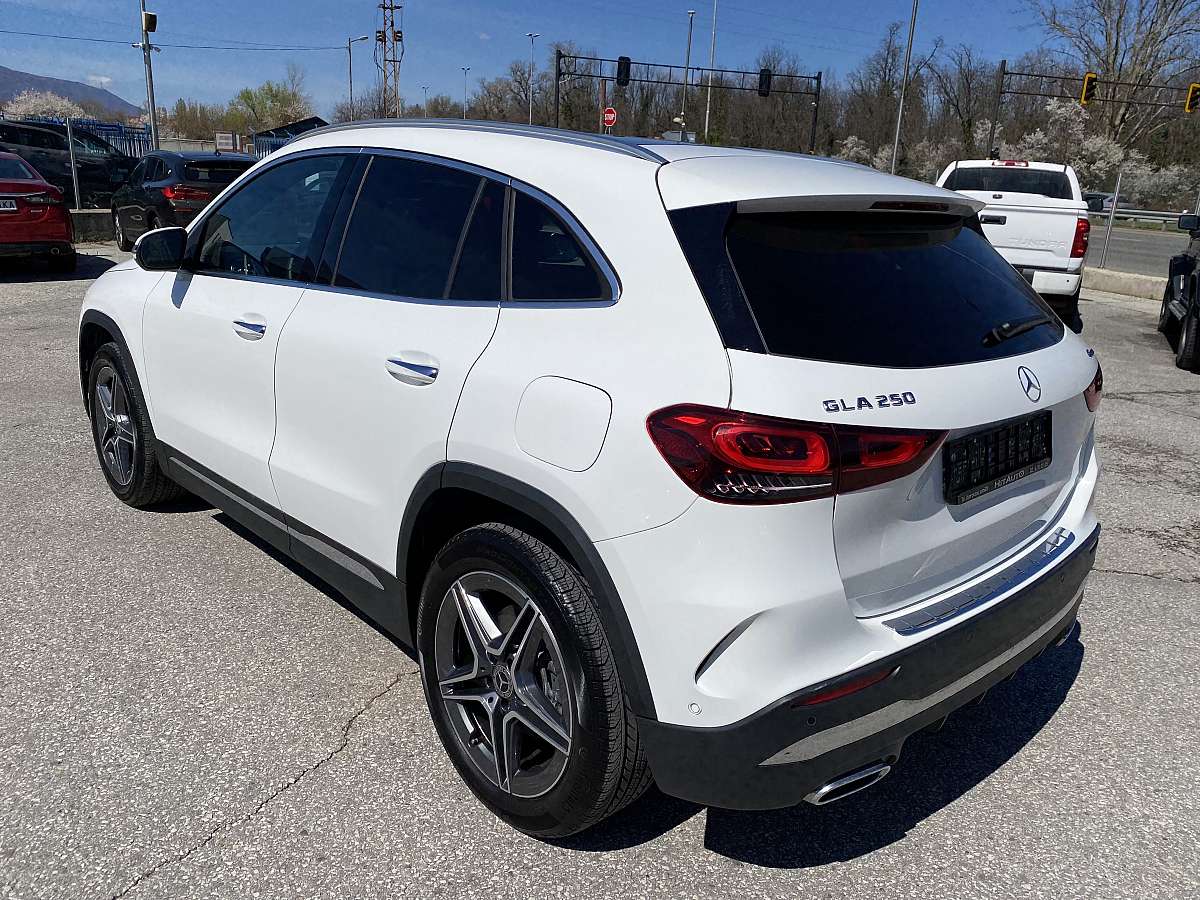 Mercedes-Benz GLA 250 4Matic Mercedes-Benz GLA 250 4Matic