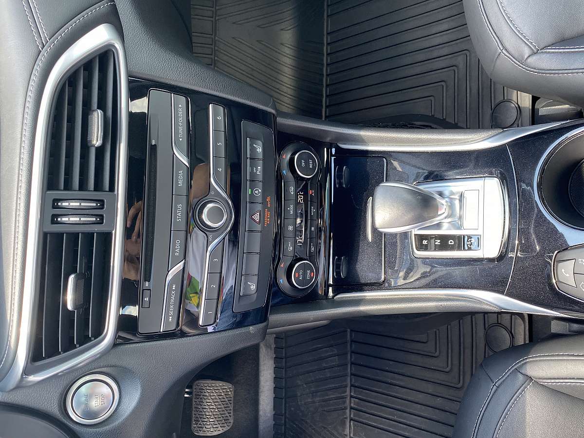 Infiniti Q30 AWD 2.2 D