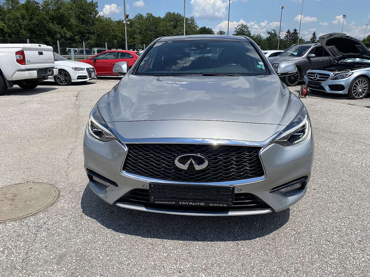 Infiniti Q30 AWD 2.2 D