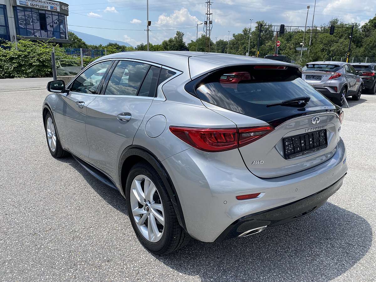 Infiniti Q30 AWD 2.2 D