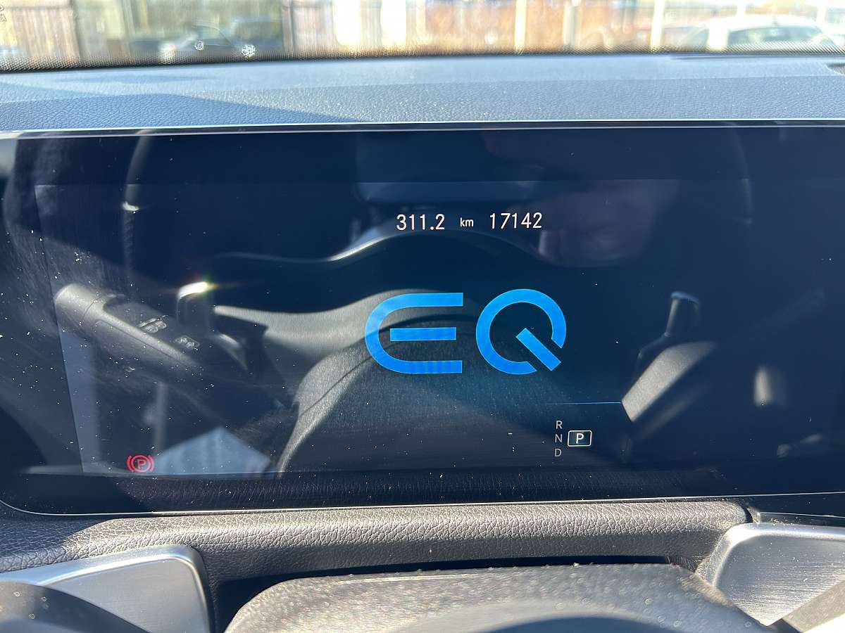 Mercedes-Benz EQB 300 4Matic AMG Mercedes-Benz EQB 300 4Matic AMG