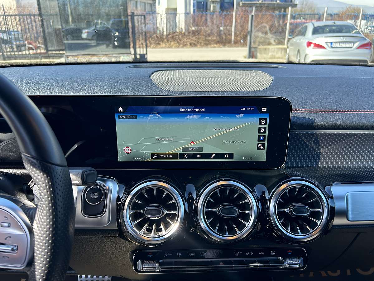 Mercedes-Benz EQB 300 4Matic AMG Mercedes-Benz EQB 300 4Matic AMG