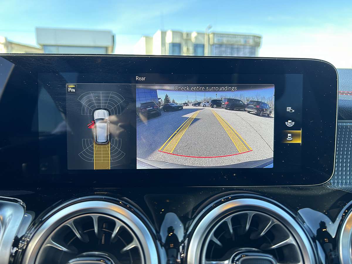 Mercedes-Benz EQB 300 4Matic AMG Mercedes-Benz EQB 300 4Matic AMG