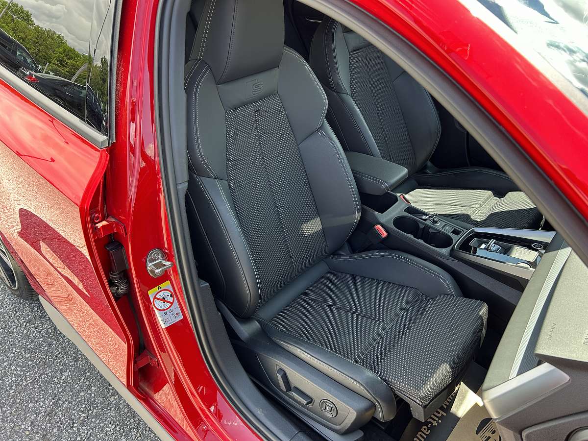 Audi A3 40e S Line Matrix