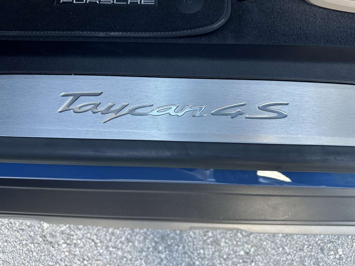porsche taycan 4S Cross