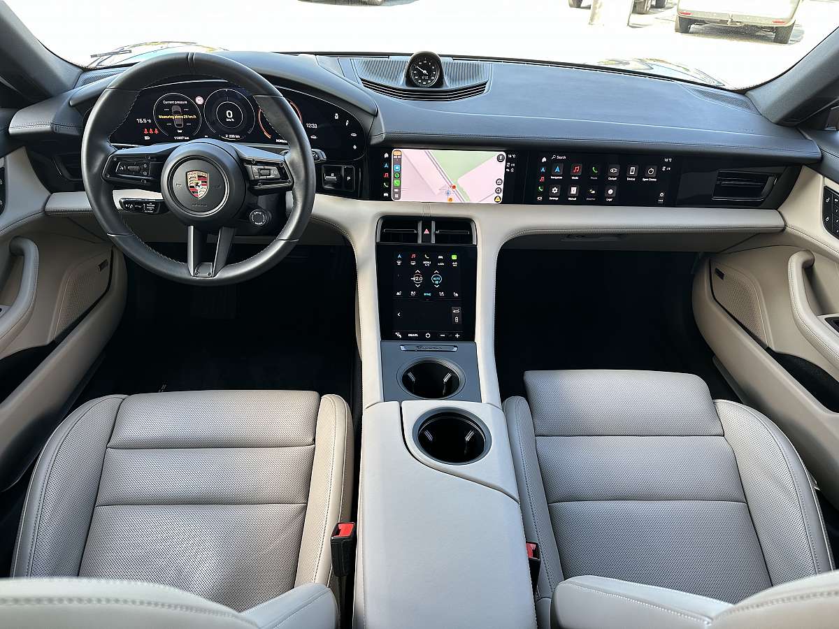 porsche taycan 4S Cross