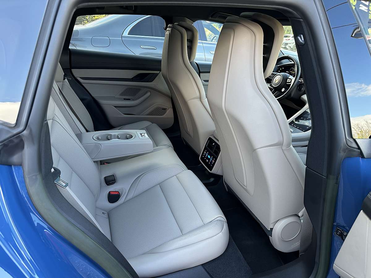 porsche taycan 4S Cross