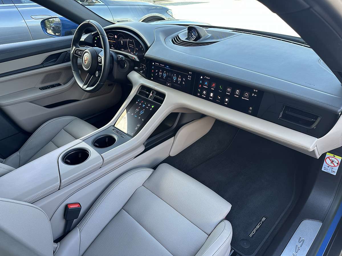 porsche taycan 4S Cross