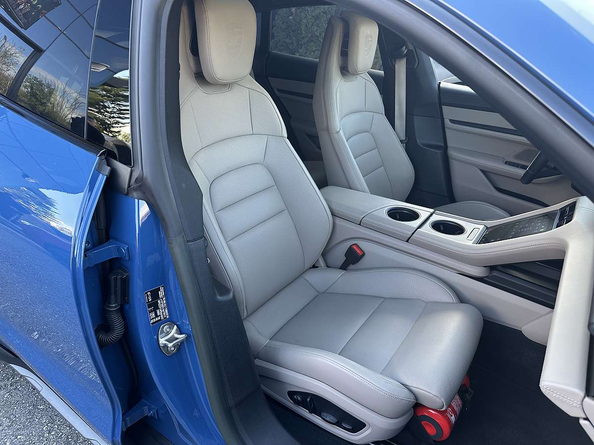 porsche taycan 4S Cross
